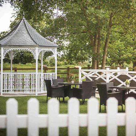Worldhotels Distinctive Woughton House Hotel Milton Keynes Exterior foto