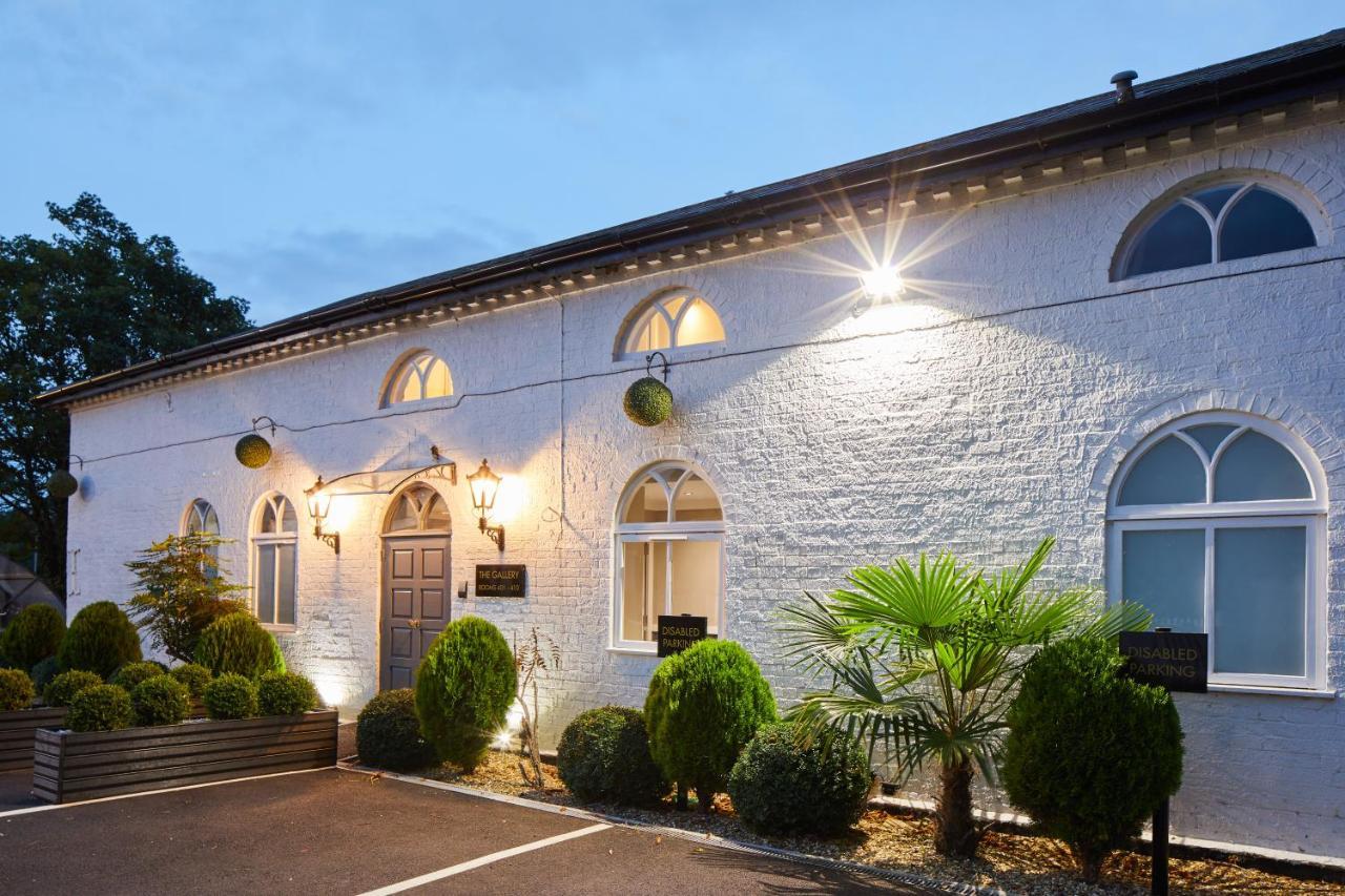 Worldhotels Distinctive Woughton House Hotel Milton Keynes Exterior foto