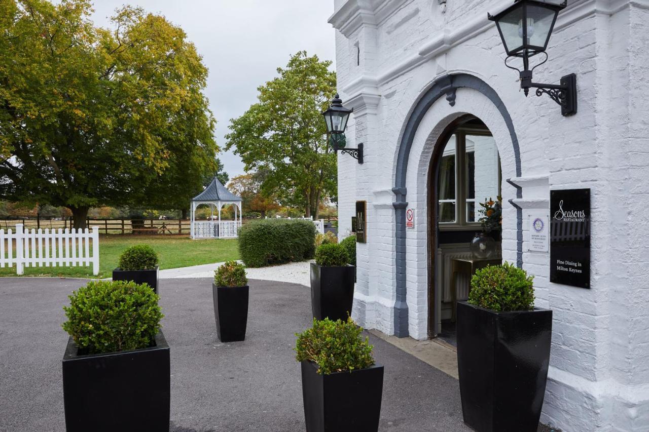Worldhotels Distinctive Woughton House Hotel Milton Keynes Exterior foto